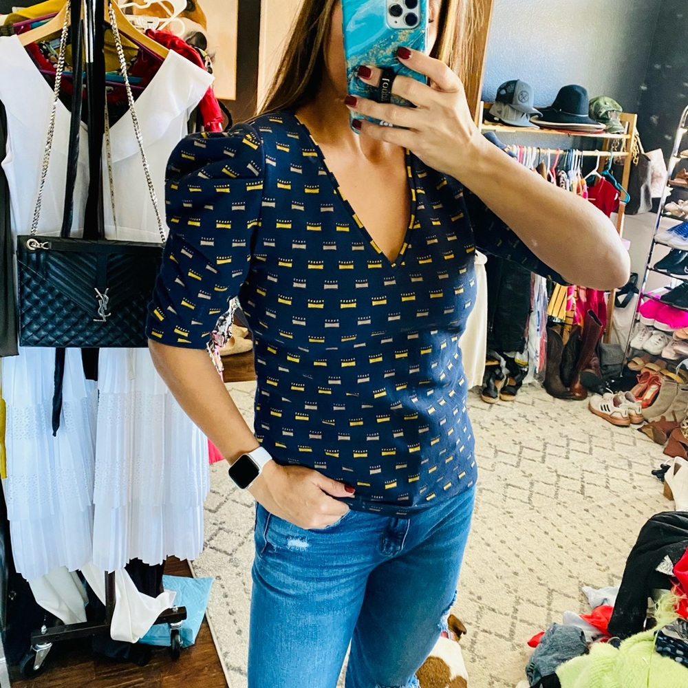NWT Ann Taylor top. - Picture 9 of 10